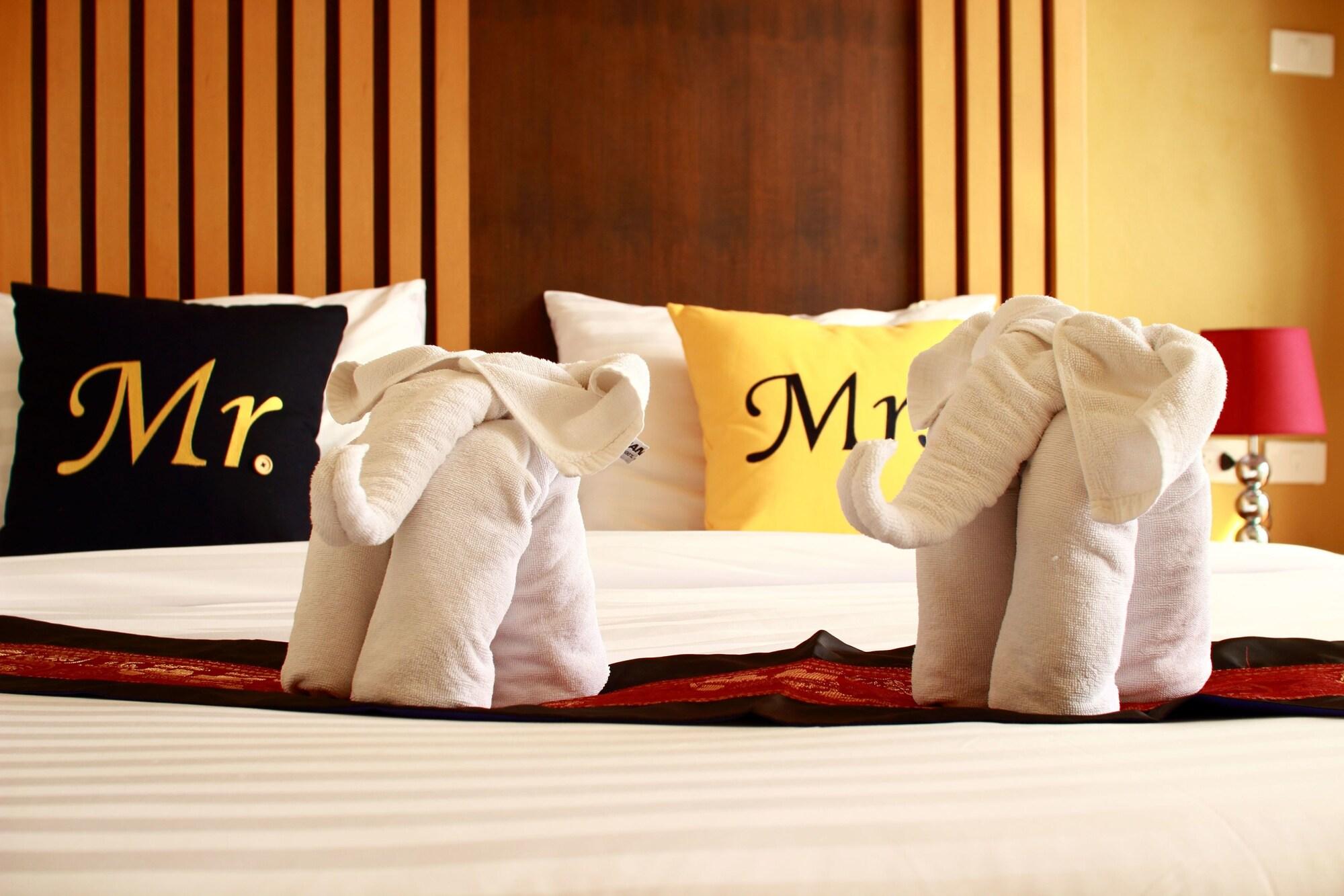 Tropical Sunset Hotel Patong Luaran gambar